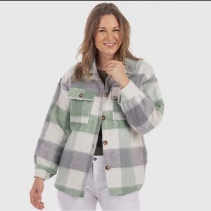 Very good quality! Thick enough but not too thick! Also has pockets! S-XXL